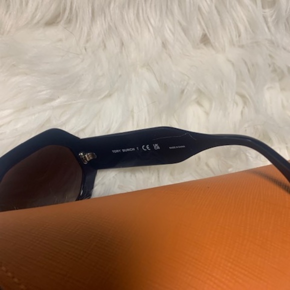 Cyber Monday sale!! Tory Burch Hexagonal Sunglasses - Beige and navy blue - Picture 6 of 7